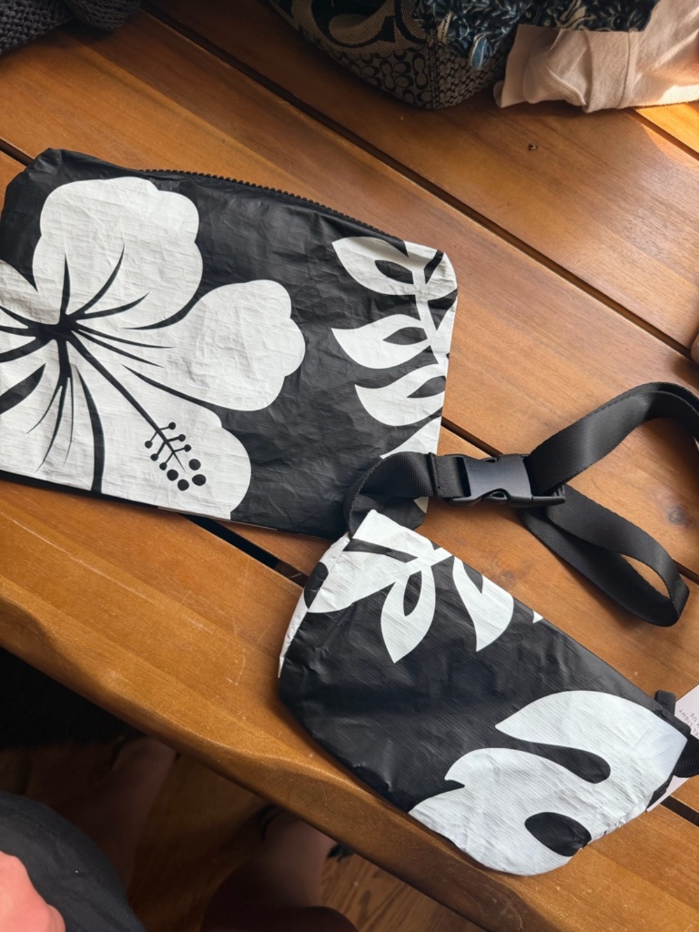 ALOHA Collection Black & White Floral Crossbody Belt Bag and Small Zip Pouch - Picture 6 of 6